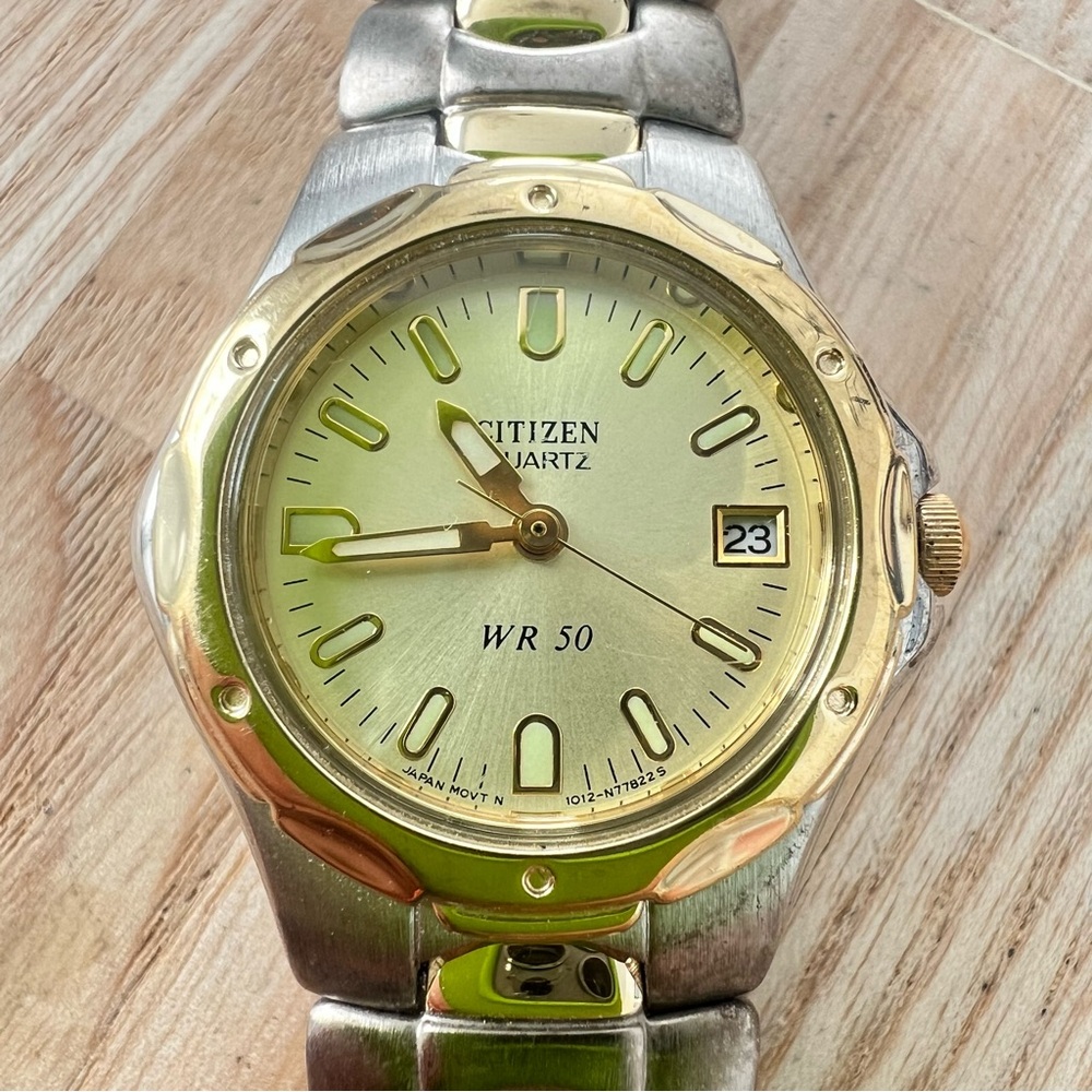 Vintage Citizen Quartz ladies two toned dress watch NEW BATTERY